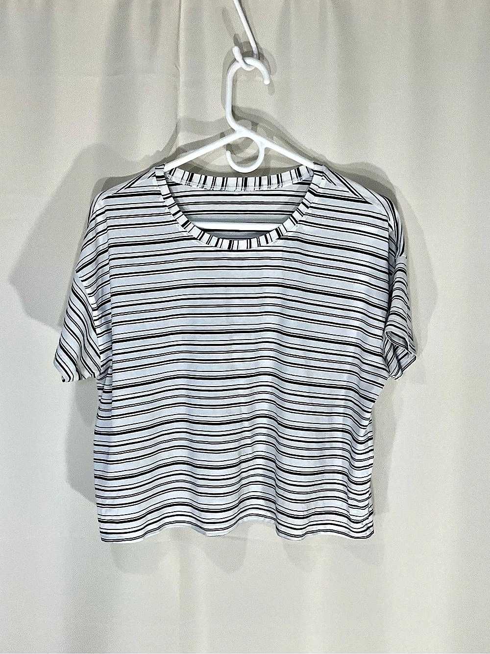 lululemon Swiftly Tech Cropped Short-Sleeve Shirt 2.0 White & Black